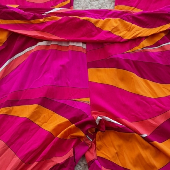 NEW TRINA TURK  vivid Viata spa  and swim collection size L - Picture 10 of 12